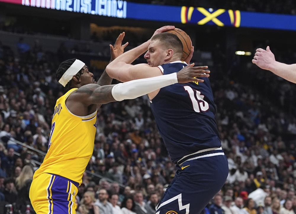 哈登如今正 哈登如今正