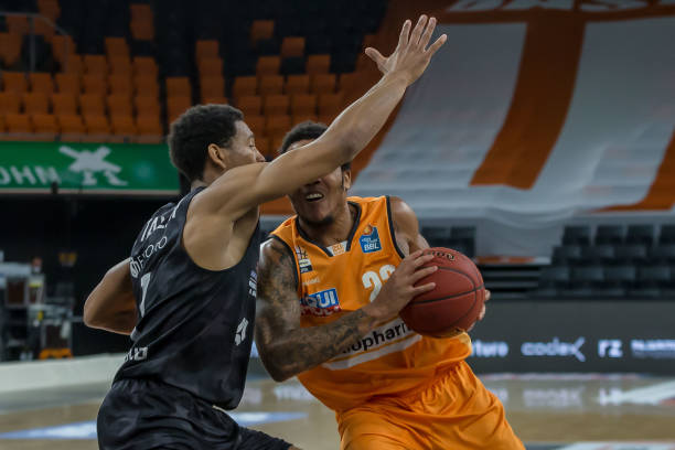 是长期的伤 是长期的伤