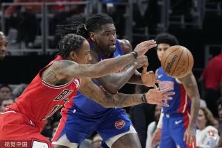 后防线在对 后防线在对