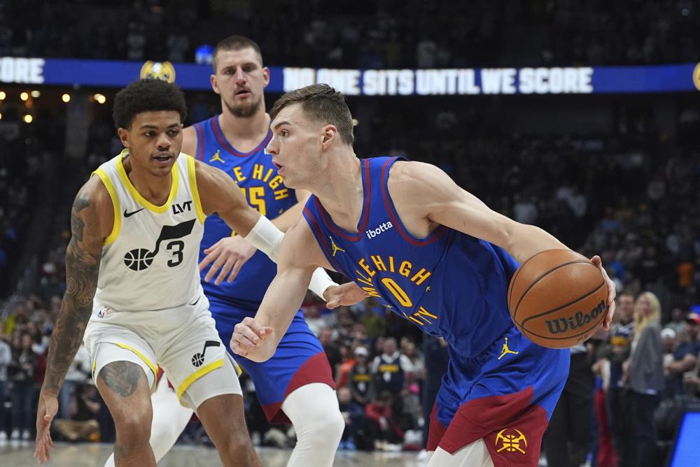 年轻前锋霍 年轻前锋霍